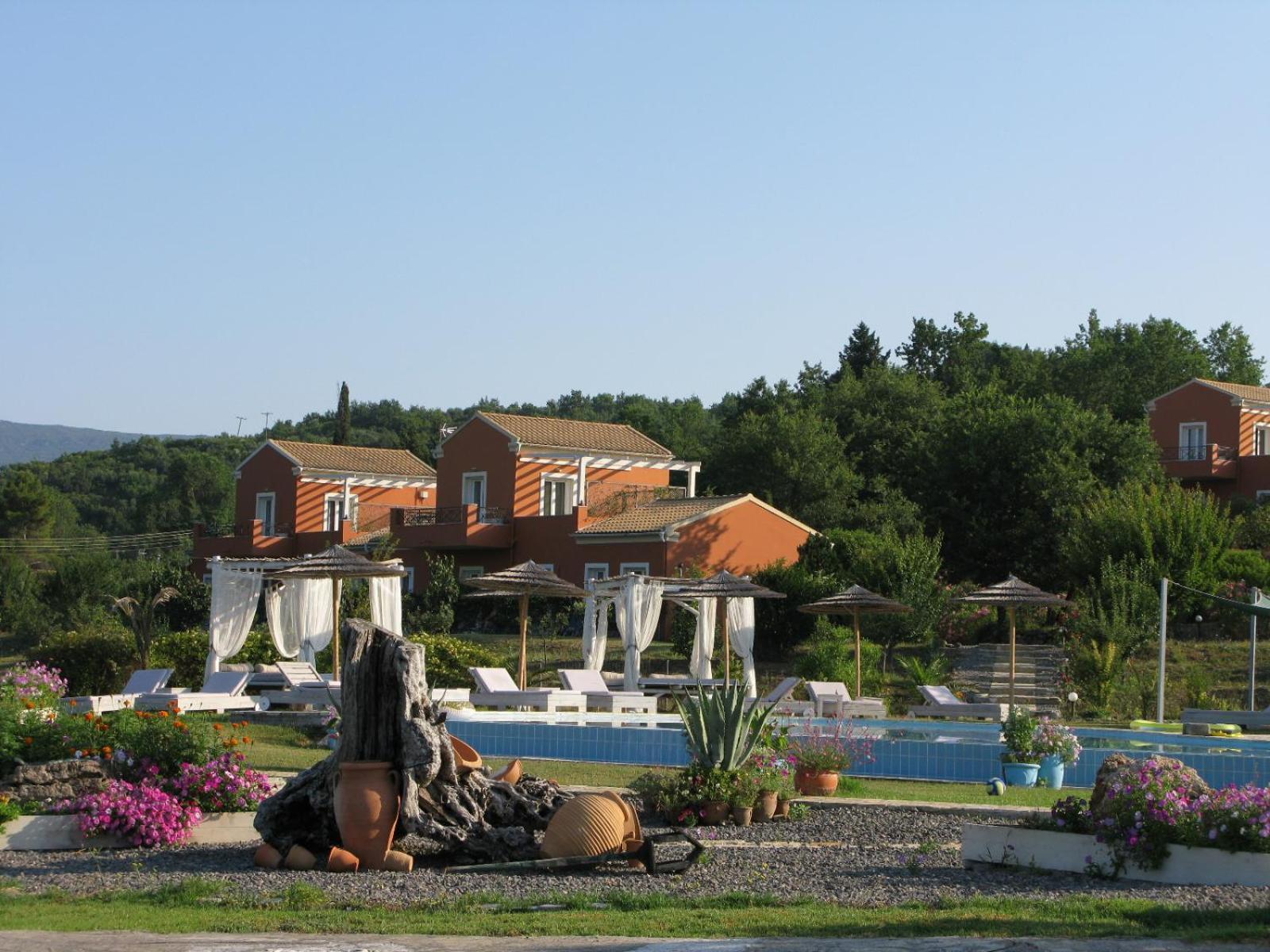 Pulades Hotel Pouládes