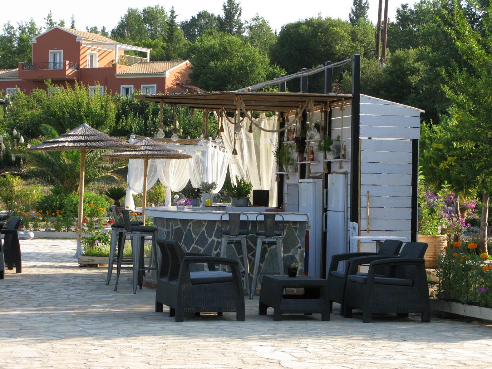 Hotel Pulades Poulades