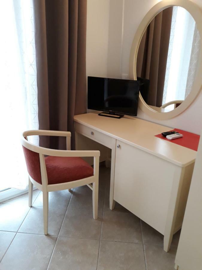 Hotel Pulades 3*